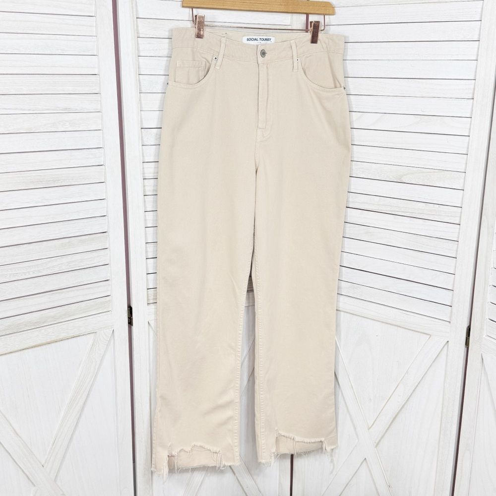 Social Tourist Ultra High Rise‎ Raw Hem Shark Bite Straight Leg Jeans Cream 31